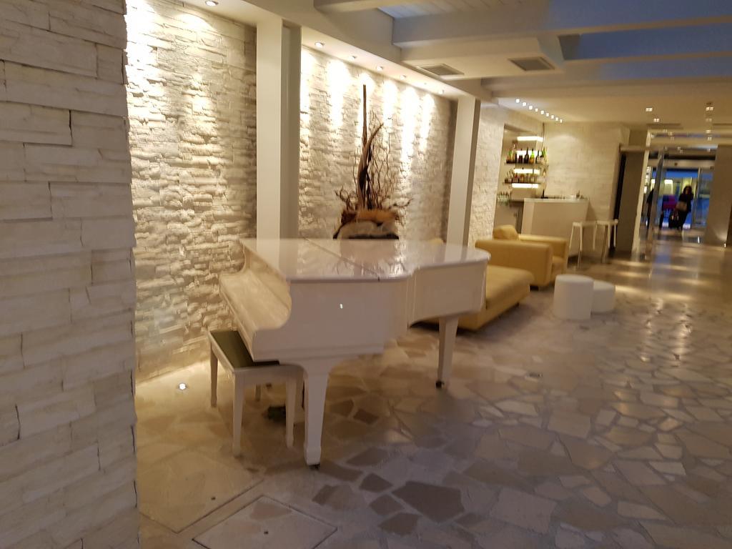 מילאנו מריטימה Hotel Sorriso מראה חיצוני תמונה