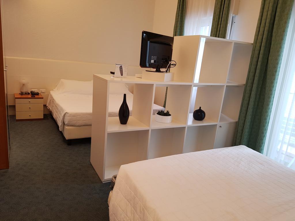 מילאנו מריטימה Hotel Sorriso מראה חיצוני תמונה