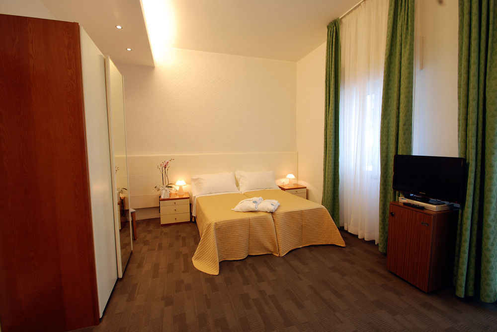 מילאנו מריטימה Hotel Sorriso מראה חיצוני תמונה